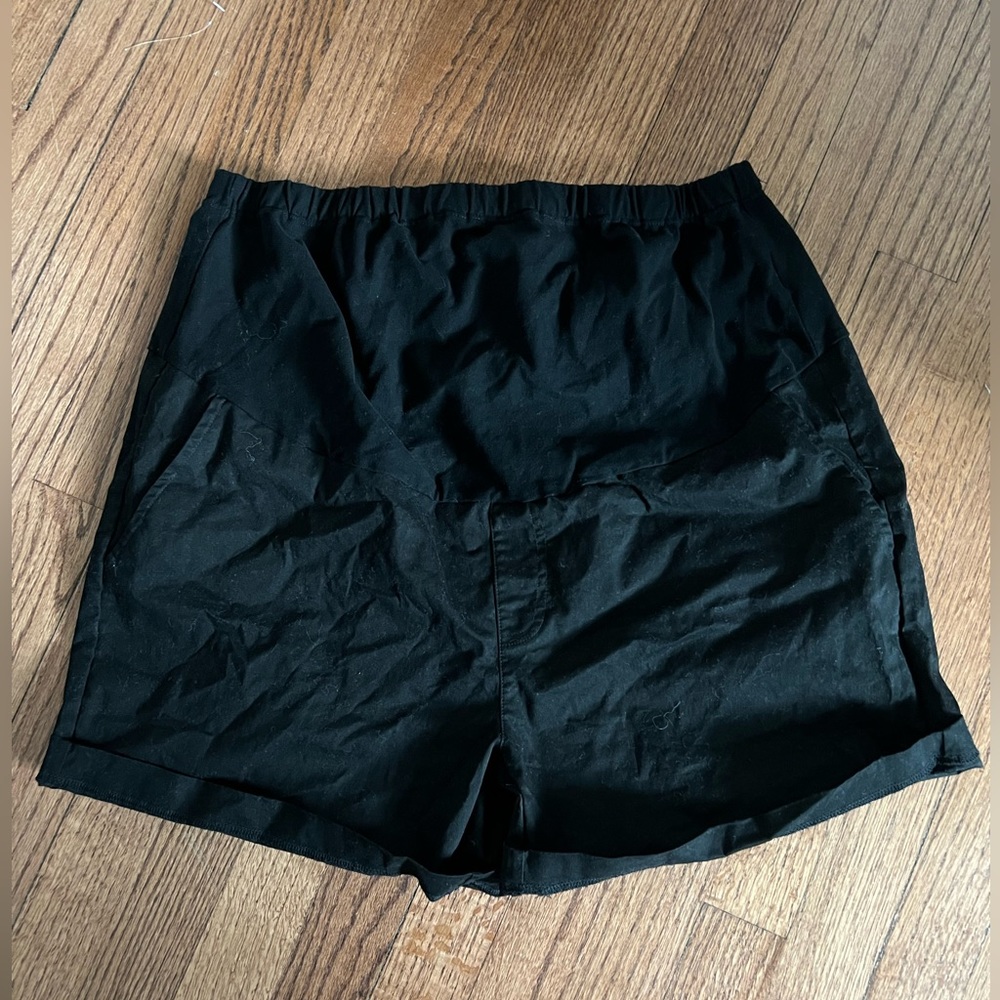 Black maternity shorts - fake‎ pockets